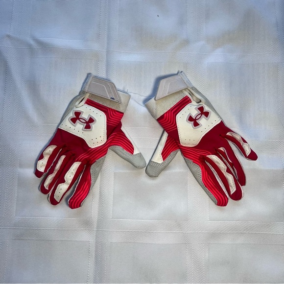 ***NWOT*** Under Armour Clean Up Batting Gloves Red & Gray - Picture 1 of 8